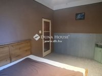 Eladó családi ház, Vecsésen 110 M Ft, 5 szobás