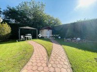 Eladó családi ház, Pócsmegyeren 139 M Ft, 3 szobás