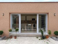 Eladó családi ház, Érden 249.9 M Ft, 10 szobás