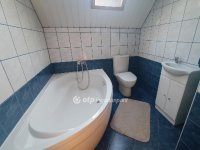 Eladó családi ház, Alsónémediben 169.9 M Ft, 7 szobás
