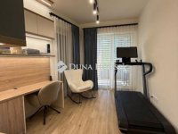 Eladó téglalakás, Pécsett 175 M Ft, 4 szobás