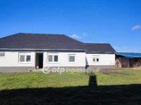 Eladó családi ház, Tiszaföldváron 9.9 M Ft, 3 szobás