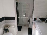 Eladó családi ház, Pécsett 96.5 M Ft, 2 szobás