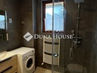 Eladó családi ház, Pécsett 99 M Ft, 4 szobás