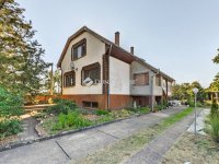 Eladó családi ház, Lakitelken 74.99 M Ft, 9 szobás