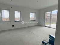Eladó téglalakás, Dunaharasztin 95.933 M Ft, 3 szobás