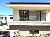 Eladó ikerház, III. kerületben 196 M Ft, 3+1 szobás