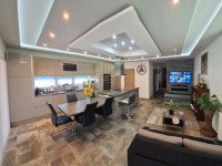 Eladó családi ház, Dunabogdányban 174.9 M Ft, 7 szobás