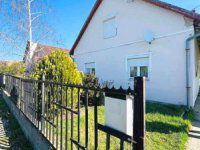 Eladó családi ház