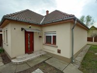 Eladó családi ház, Kecskeméten 79.9 M Ft, 4 szobás