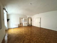 Eladó családi ház, Egerben 218 M Ft, 8 szobás