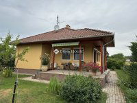 Eladó családi ház, Kecskeméten 100 M Ft, 4 szobás