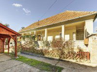 Eladó családi ház