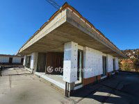 Eladó téglalakás, Balatonalmádiban 381 M Ft, 3 szobás