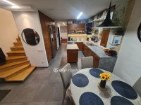 Eladó családi ház, Szegeden 297 M Ft, 7 szobás