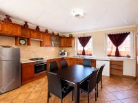 Eladó téglalakás, Székesfehérvárott 99.9 M Ft, 4 szobás