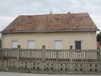 Eladó családi ház, Gönyűn 29.999 M Ft, 2+1 szobás