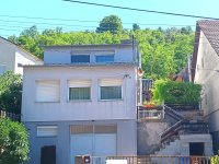 Eladó családi ház, Pécsett 75.9 M Ft, 4 szobás