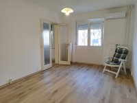 Eladó panellakás, Szekszárdon 34.5 M Ft, 3 szobás