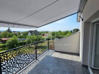 Eladó családi ház, Révfülöpön 165 M Ft, 5 szobás