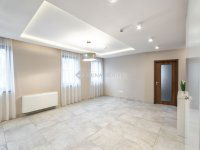 Eladó téglalakás, Kecskeméten 109 M Ft, 4 szobás