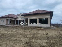 Eladó családi ház, Cegléden 175 M Ft, 4 szobás