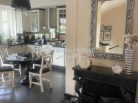 Eladó családi ház, II. kerületben 298 M Ft, 8 szobás