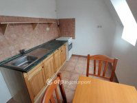 Eladó téglalakás, Pápán 37.5 M Ft, 2 szobás