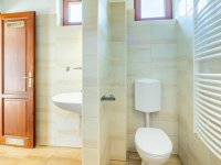 Eladó családi ház, Székesfehérvárott 149.9 M Ft, 6 szobás