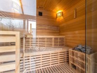 Eladó családi ház, Balatonfenyvesen 369 M Ft, 12 szobás