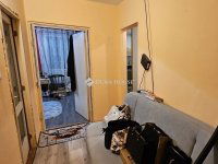 Eladó panellakás, Pécsett 46.99 M Ft, 4 szobás