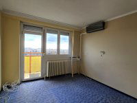 Eladó panellakás, Dunaújvárosban, Március 15. téren 30.5 M Ft