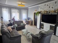 Eladó téglalakás, Pétfürdőn 69.9 M Ft, 4 szobás