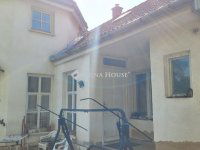 Eladó családi ház, Pécsett, Szövetkezet utcában 70 M Ft