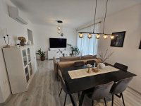 Eladó téglalakás, Pécsett 100 M Ft, 4 szobás