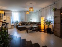 Eladó családi ház, Szolnokon 99.9 M Ft, 6 szobás