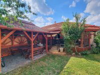 Eladó ikerház, Nyíregyházán 109 M Ft, 3+5 szobás