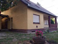 Eladó családi ház