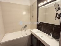 Eladó panellakás, Pécsett 54.9 M Ft, 3 szobás