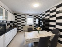 Eladó családi ház, Bakson 82 M Ft, 6 szobás