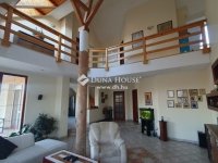 Eladó családi ház, XVII. kerületben 249 M Ft, 9 szobás