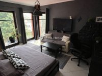 Eladó családi ház, III. kerületben 399 M Ft, 1 szobás