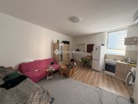 Eladó családi ház, Vecsésen 185 M Ft, 9 szobás