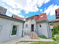Eladó családi ház, Kecskeméten 98 M Ft, 6+1 szobás