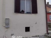 Eladó téglalakás, Pécsett 11.2 M Ft, 1 szobás