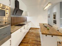 Eladó téglalakás, V. kerületben 148 M Ft, 2 szobás