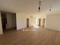 Eladó családi ház, Gyöngyösön 210 M Ft, 5+1 szobás