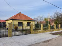 Eladó családi ház