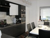 Eladó családi ház, Gyöngyösön 166 M Ft, 9 szobás