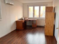 Kiadó téglalakás, albérlet